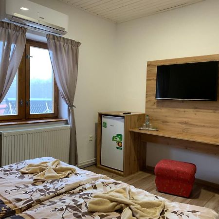 Hotel Ranc Pod Babicou à Bojná Extérieur photo